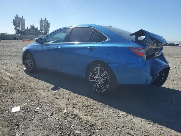 4T1BF1FK1GU559805 2016 TOYOTA CAMRY - Image 2