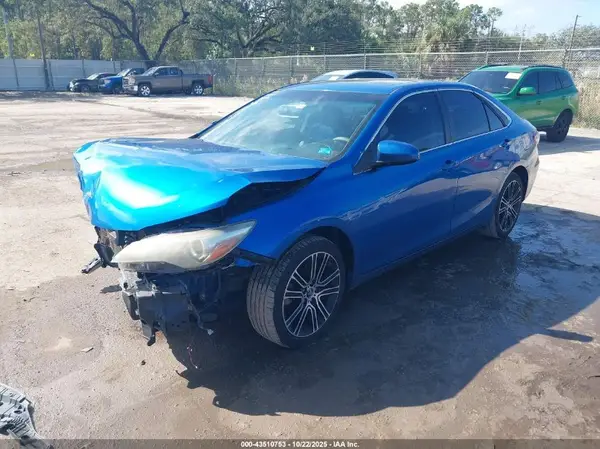 4T1BF1FK1GU559822 2016 TOYOTA CAMRY - Image 2