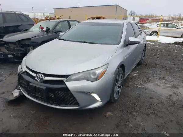 4T1BF1FK1GU561621 2016 TOYOTA CAMRY - Image 2