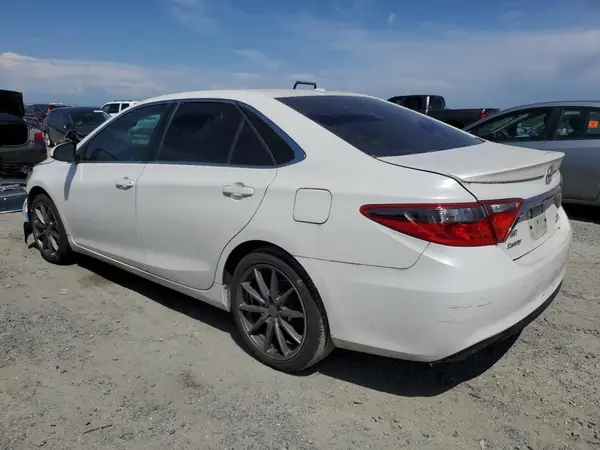 4T1BF1FK1GU562199 2016 TOYOTA CAMRY - Image 2
