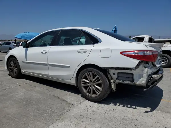 4T1BF1FK1GU566916 2016 TOYOTA CAMRY - Image 2