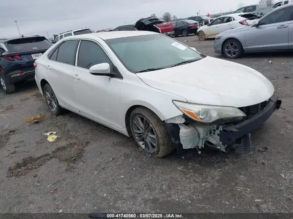 4T1BF1FK1GU568570 2016 TOYOTA CAMRY - Image 1
