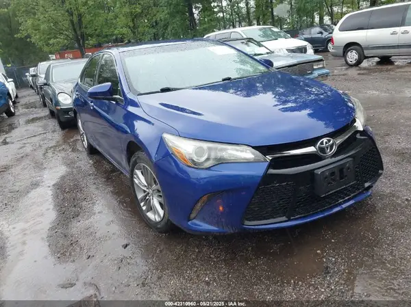 4T1BF1FK1GU568794 2016 TOYOTA CAMRY - Image 1
