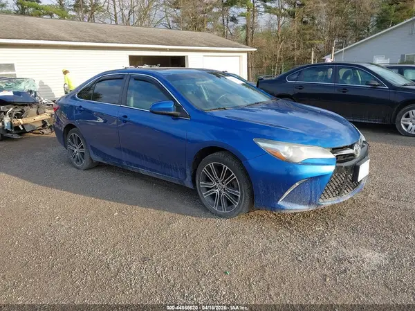 4T1BF1FK1GU570349 2016 TOYOTA CAMRY - Image 1