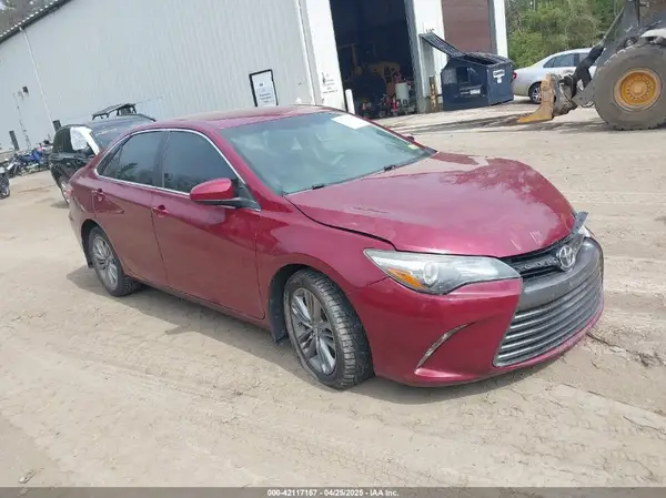 4T1BF1FK1GU573879 2016 TOYOTA CAMRY - Image 1
