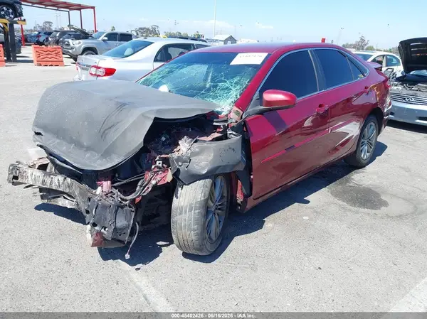 4T1BF1FK1GU574045 2016 TOYOTA CAMRY - Image 2