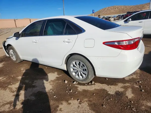 4T1BF1FK1GU576653 2016 TOYOTA CAMRY - Image 2
