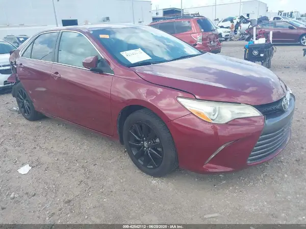 4T1BF1FK1GU583389 2016 TOYOTA CAMRY - Image 1