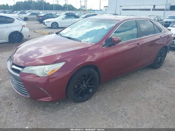 4T1BF1FK1GU583389 2016 TOYOTA CAMRY - Image 2