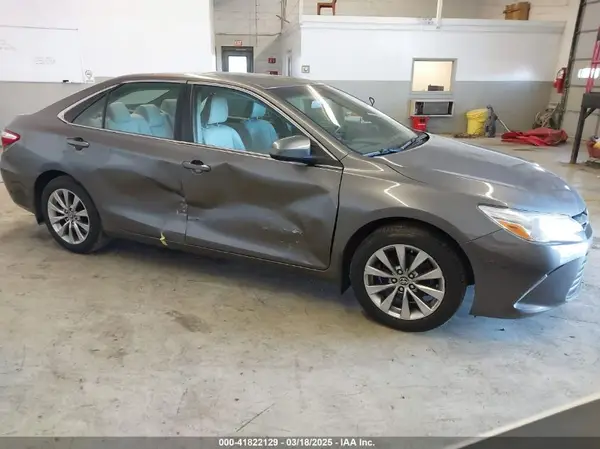 4T1BF1FK1GU584588 2016 TOYOTA CAMRY - Image 1