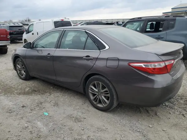 4T1BF1FK1GU584820 2016 TOYOTA CAMRY - Image 2