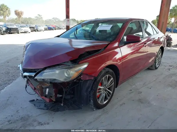 4T1BF1FK1GU585580 2016 TOYOTA CAMRY - Image 2