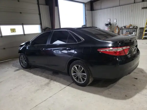 4T1BF1FK1GU586227 2016 TOYOTA CAMRY - Image 2