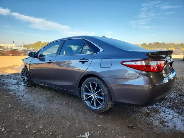 4T1BF1FK1GU587359 2016 TOYOTA CAMRY - Image 2