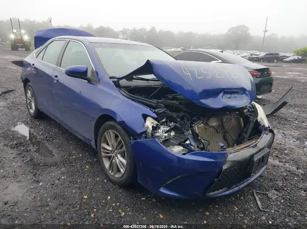 4T1BF1FK1GU588057 2016 TOYOTA CAMRY - Image 1