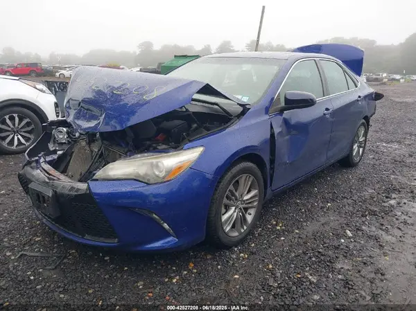 4T1BF1FK1GU588057 2016 TOYOTA CAMRY - Image 2