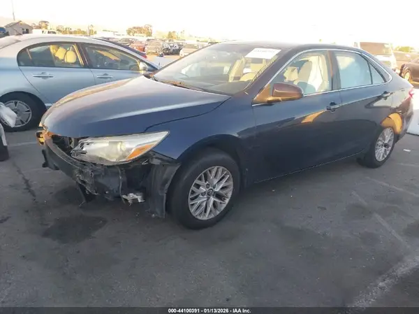 4T1BF1FK1GU588978 2016 TOYOTA CAMRY - Image 2