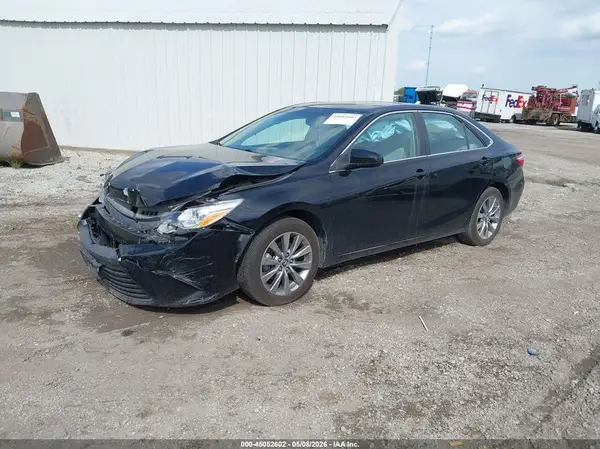 4T1BF1FK1GU589399 2016 TOYOTA CAMRY - Image 2
