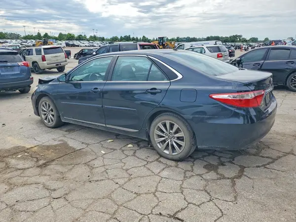 4T1BF1FK1GU589631 2016 TOYOTA CAMRY - Image 2