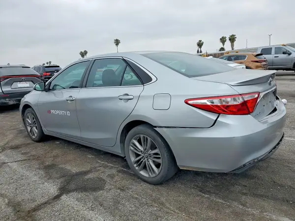 4T1BF1FK1GU594974 2016 TOYOTA CAMRY - Image 2