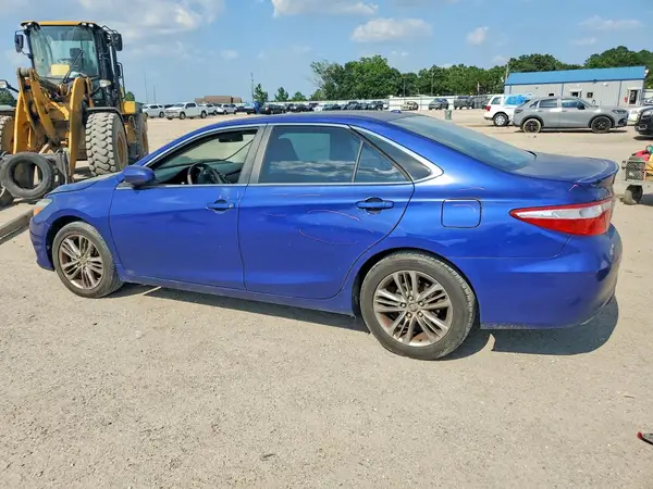 4T1BF1FK1GU596434 2016 TOYOTA CAMRY - Image 2
