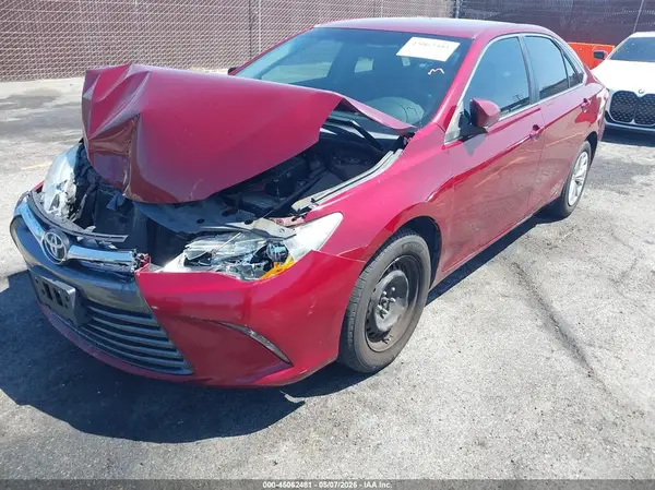4T1BF1FK1GU596921 2016 TOYOTA CAMRY - Image 2