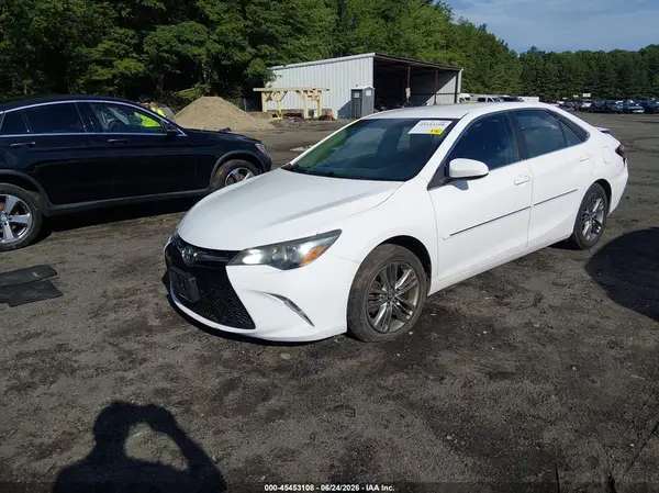 4T1BF1FK1GU597969 2016 TOYOTA CAMRY - Image 2