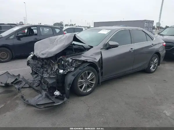 4T1BF1FK1GU598085 2016 TOYOTA CAMRY - Image 2
