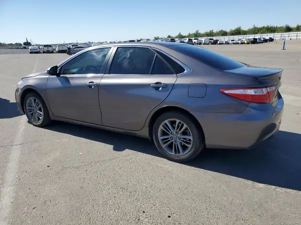 4T1BF1FK1GU602250 2016 TOYOTA CAMRY - Image 2