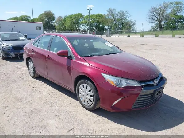 4T1BF1FK1GU602670 2016 TOYOTA CAMRY - Image 1