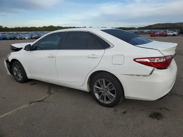 4T1BF1FK1GU603771 2016 TOYOTA CAMRY - Image 2