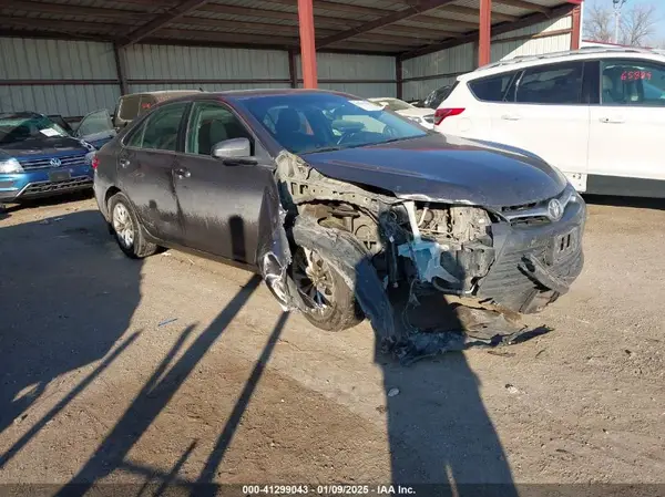 4T1BF1FK1GU603799 2016 TOYOTA CAMRY - Image 1