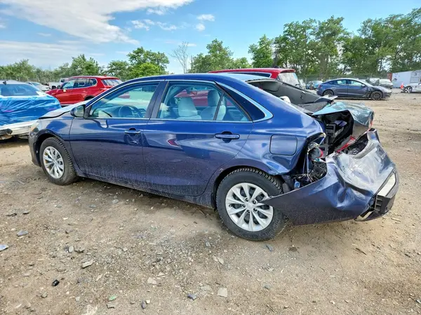 4T1BF1FK1GU605729 2016 TOYOTA CAMRY - Image 2