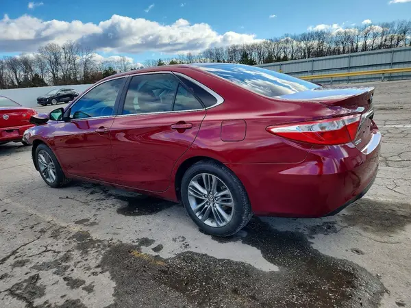 4T1BF1FK1GU607593 2016 TOYOTA CAMRY - Image 2