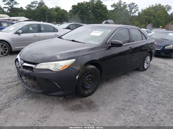 4T1BF1FK1GU610347 2016 TOYOTA CAMRY - Image 2