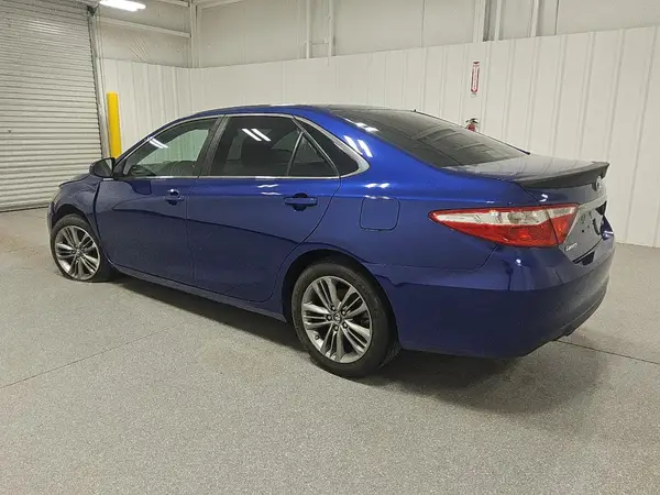 4T1BF1FK1GU610980 2016 TOYOTA CAMRY - Image 2
