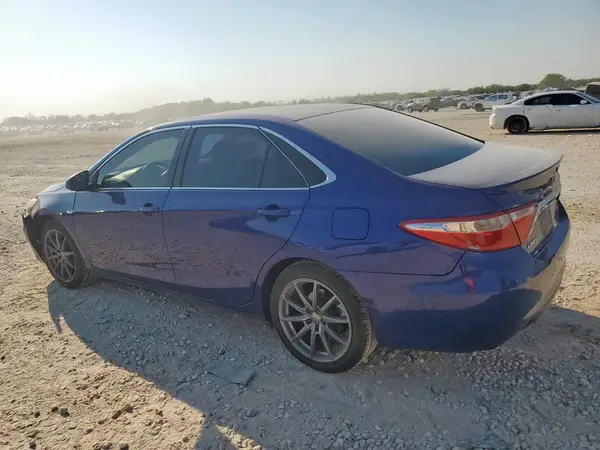 4T1BF1FK1GU611806 2016 TOYOTA CAMRY - Image 2