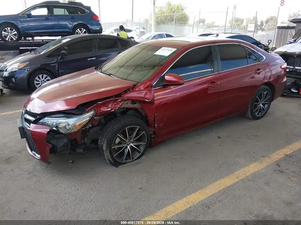 4T1BF1FK1GU612776 2016 TOYOTA CAMRY - Image 2