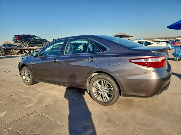 4T1BF1FK1GU998843 2016 TOYOTA CAMRY - Image 2