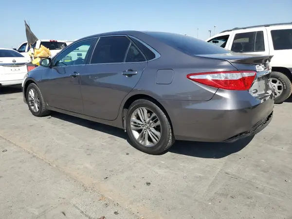 4T1BF1FK1GU999135 2016 TOYOTA CAMRY - Image 2