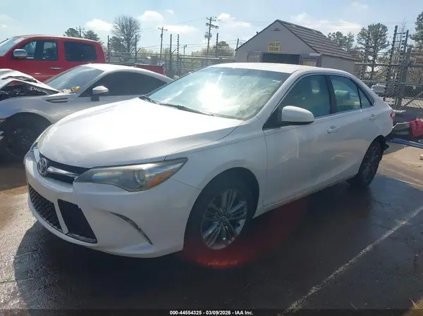 4T1BF1FK1HU270134 2017 TOYOTA CAMRY - Image 2