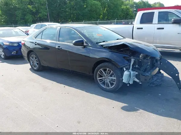 4T1BF1FK1HU270960 2017 TOYOTA CAMRY - Image 1