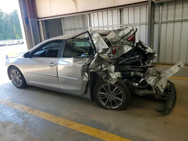 4T1BF1FK1HU272465 2017 TOYOTA CAMRY - Image 2