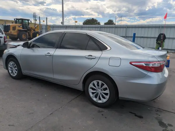 4T1BF1FK1HU273258 2017 TOYOTA CAMRY - Image 2