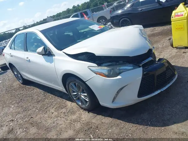4T1BF1FK1HU274667 2017 TOYOTA CAMRY - Image 1