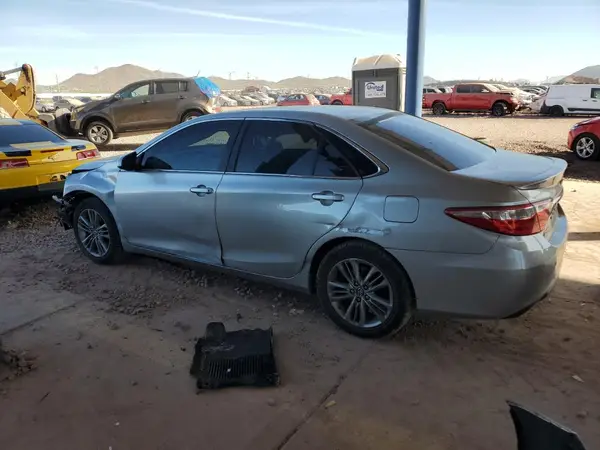 4T1BF1FK1HU275088 2017 TOYOTA CAMRY - Image 2