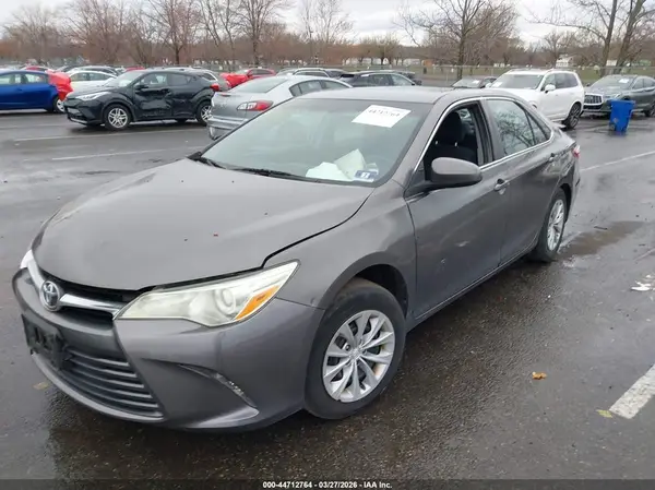 4T1BF1FK1HU276919 2017 TOYOTA CAMRY - Image 2