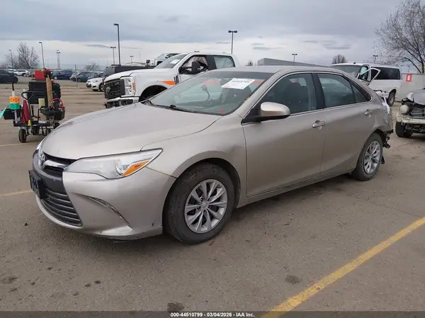 4T1BF1FK1HU277830 2017 TOYOTA CAMRY - Image 2