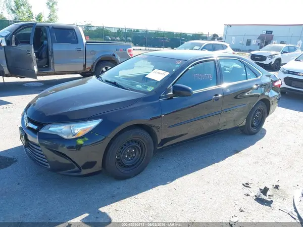 4T1BF1FK1HU281277 2017 TOYOTA CAMRY - Image 2