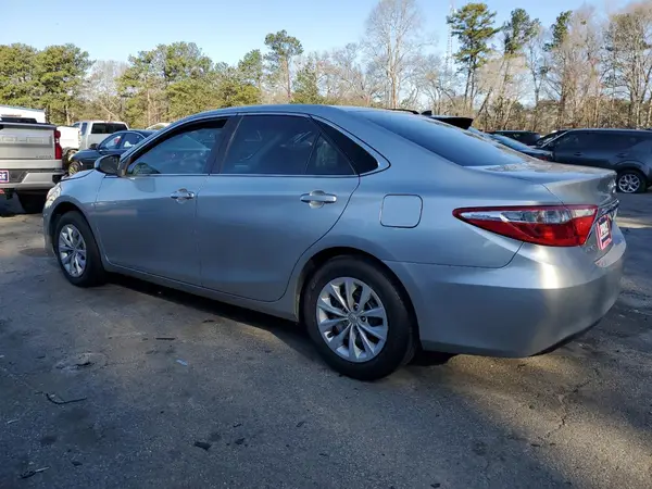 4T1BF1FK1HU281604 2017 TOYOTA CAMRY - Image 2
